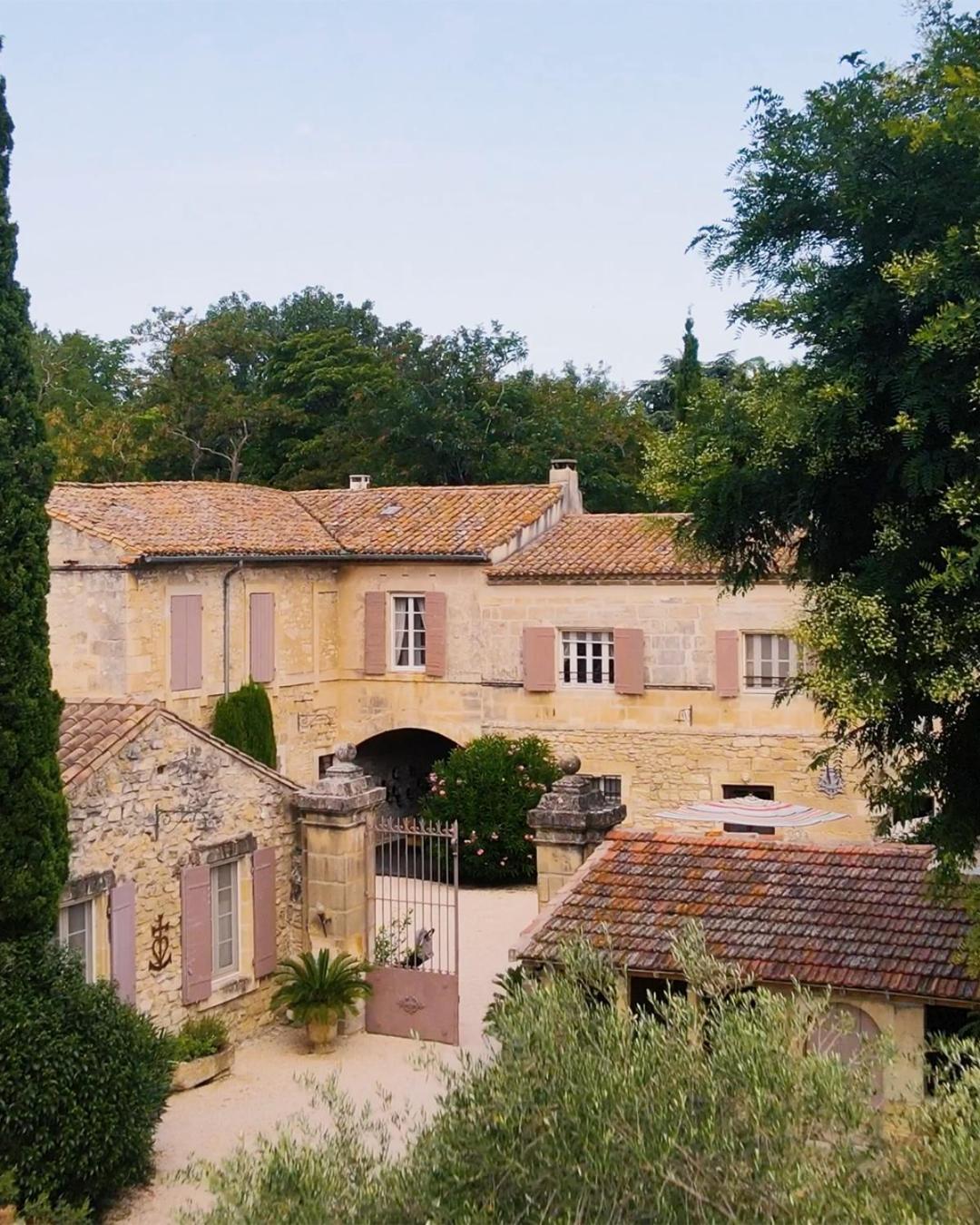 Mas Des Comtes De Provence Hotel Tarascon Exterior photo
